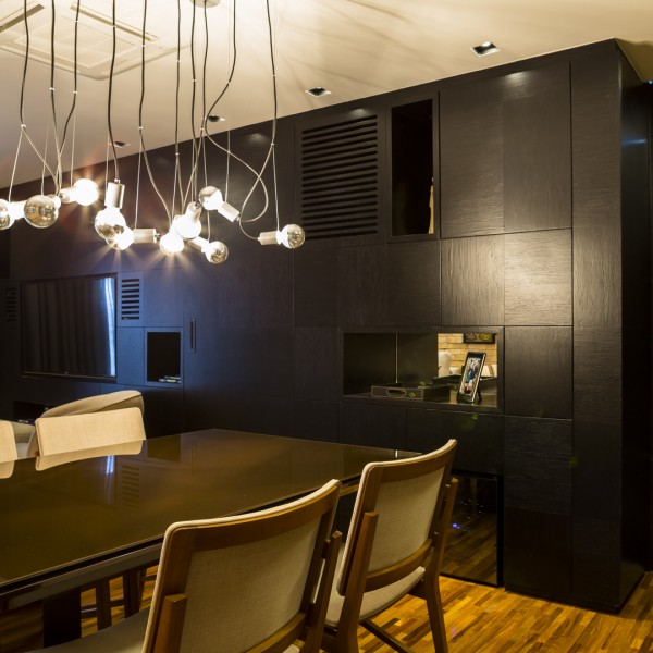 Projeto Executado: Vista do armário da sala.