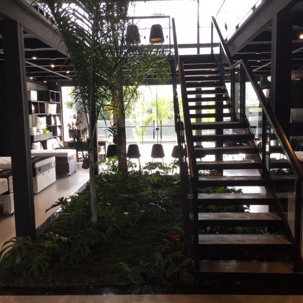 Vista da escada a transparência e a conexão entre os ambientes foram diretrizes estabelecidas pela nossa proposta.