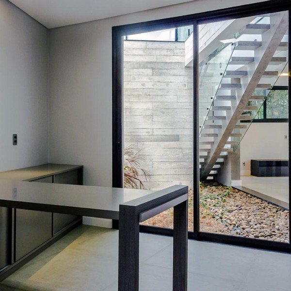 Home Office integrado ao Jardim de Inverno.