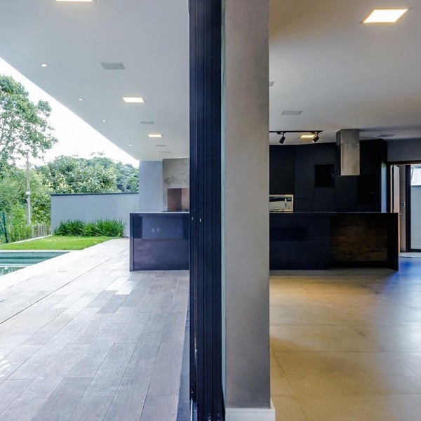 Integração das Áreas Sociais interna e externa da Casa.