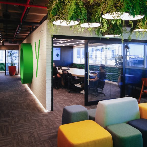 Volume da Sala de Reuniões.