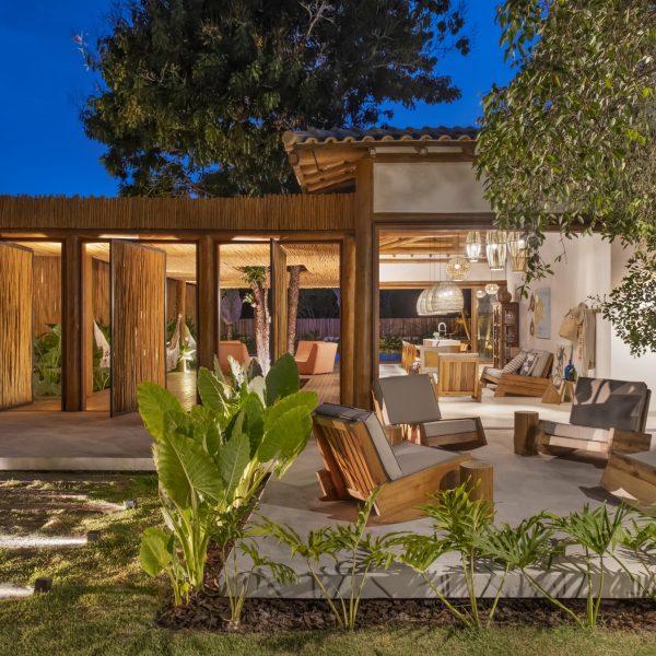 Praça de Boas Vindas a noite.