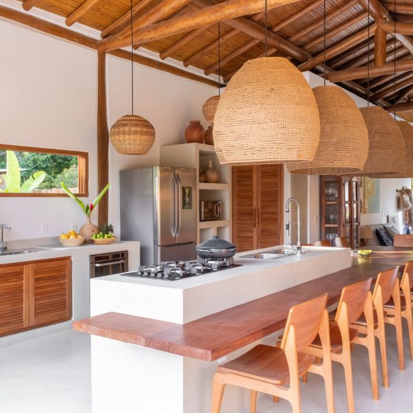 Vista da Cozinha para a Piscina.