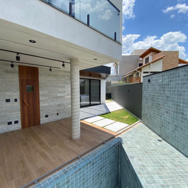 Vista da Piscina, Chuveirão e àrea da Churrasqueira.