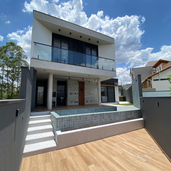 Fachada Posterior / Área de Lazer.