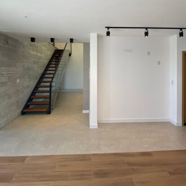 Sala de Estar / Jantar / Cozinha Integradas.