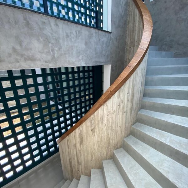 Escada de Conexão entre a Área Intima e Social.