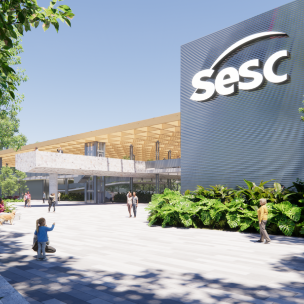 Acesso ao Térreo pela esquina da Rua Antônio Vergaça com a Rodovia Professor Alfredo Rolim de Moura.