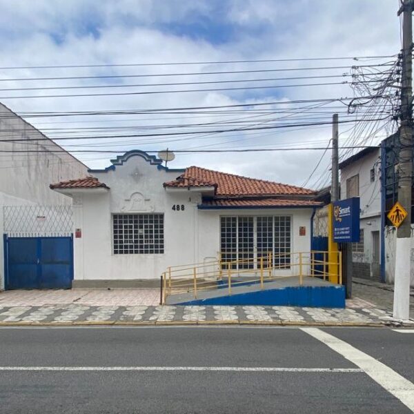 Fachada Frontal Existente..
