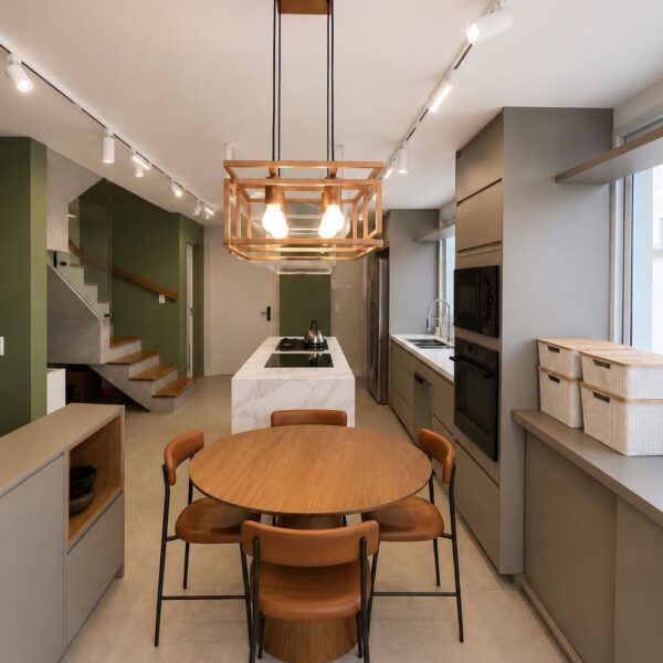 Sala de Jantar, Cozinha e Estar integradas.