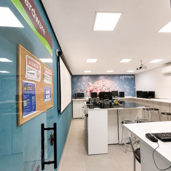 Laboratório de Hardware.
